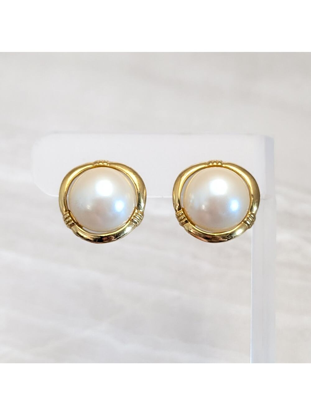 Vintage Clip On Earrings 0.75" Ornate Gold Tone Halo Cream Faux Pearl Center